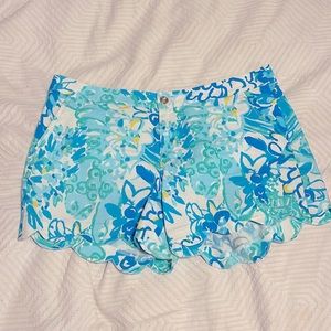 Lilly Pulitzer Callahan shorts size 12 neon teal, baby blue, blue scalloped